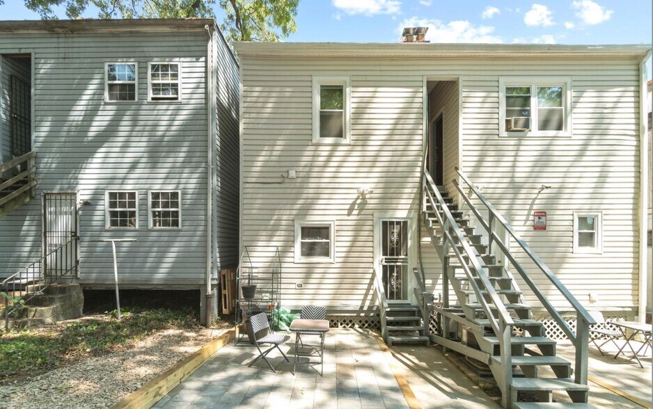 Building Photo - 217 Adams St NE