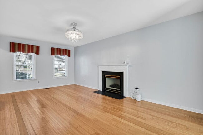 Building Photo - 11704 Park Forest Ct