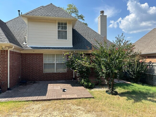 Building Photo - Beautiful 3 Bedroom/2.5 Bath Home on Quail...