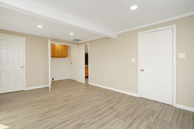 Building Photo - 11 Sandpiper St