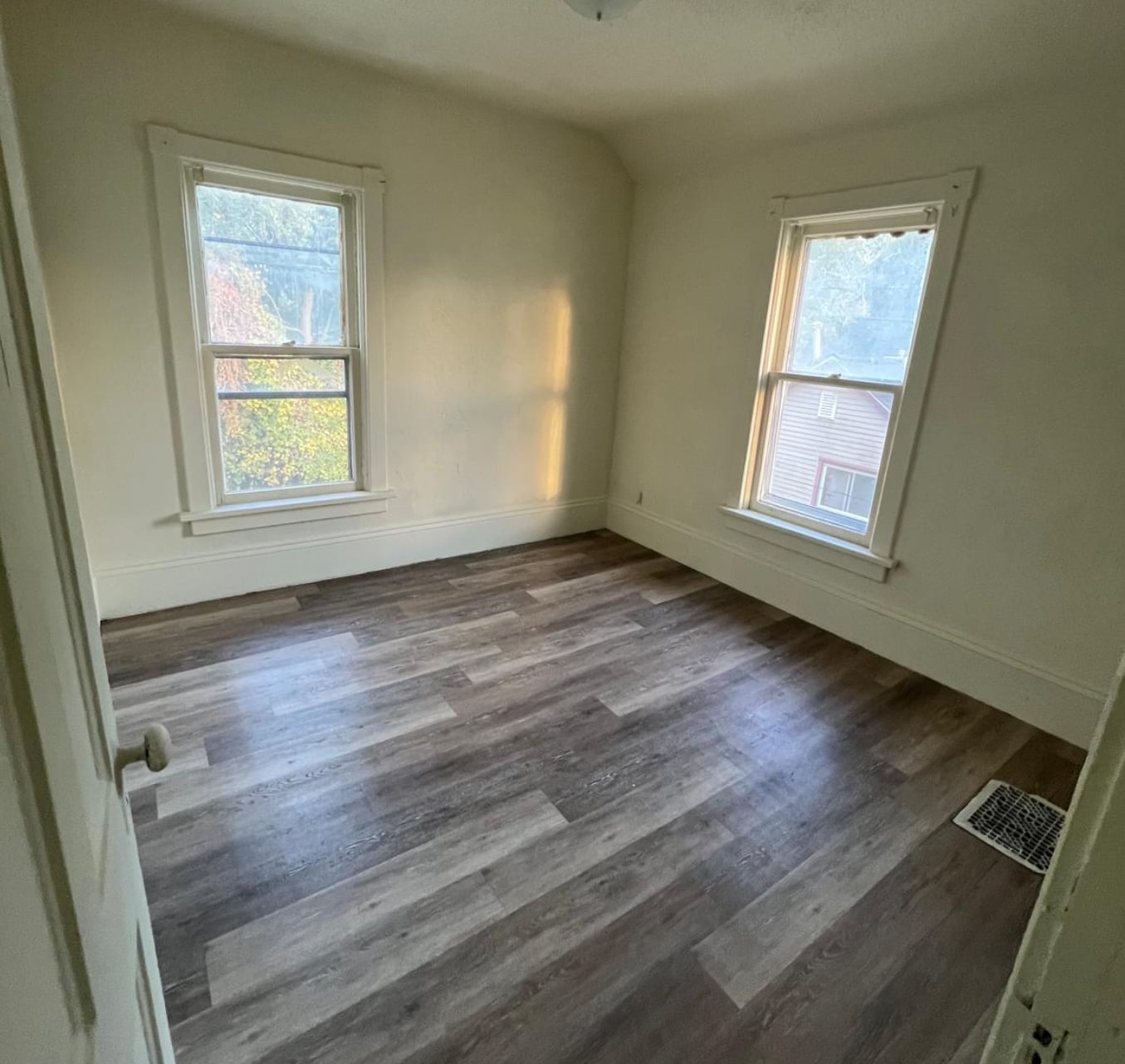 Building Photo - 1137 Bluff St