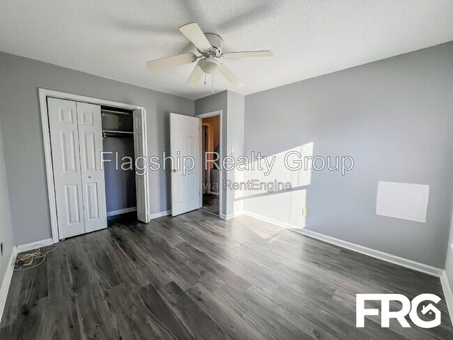 Building Photo - 107 Chesterfield Ct
