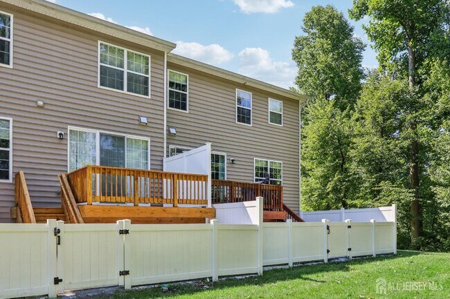 Building Photo - 206 Shields Ct