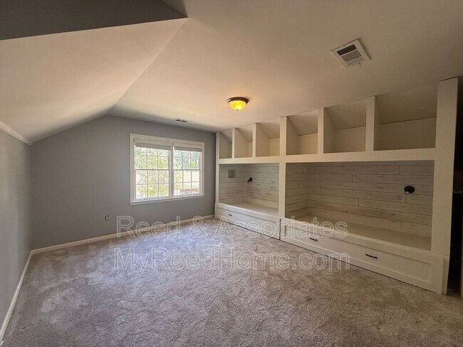 Building Photo - 2144 Gorham Pl