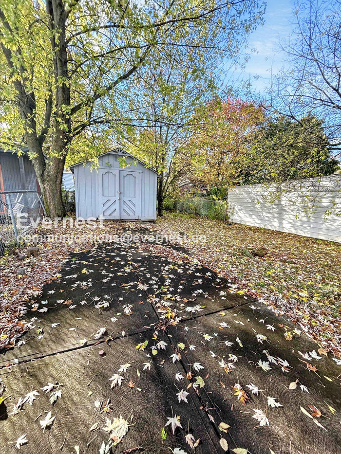 Building Photo - 12041 Belden Ave