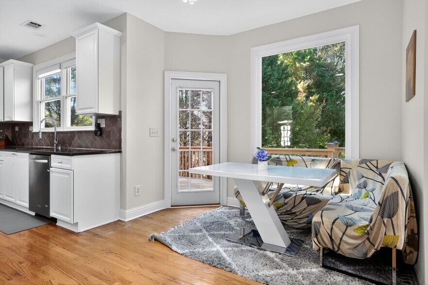 Building Photo - 410 Fox Chase Cir