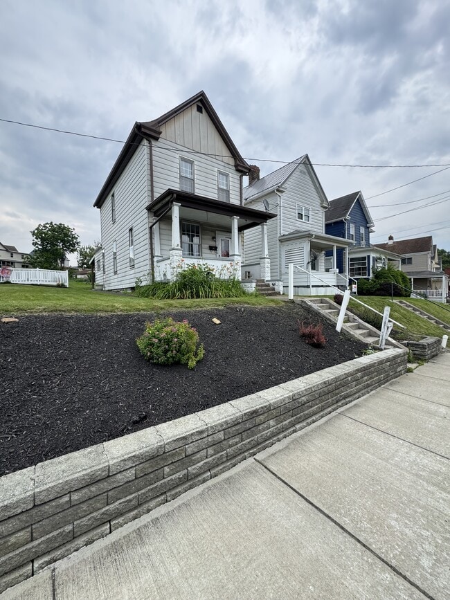 Building Photo - 1260 Allison Ave