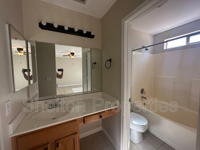 Building Photo - 14904 N 130th Ln