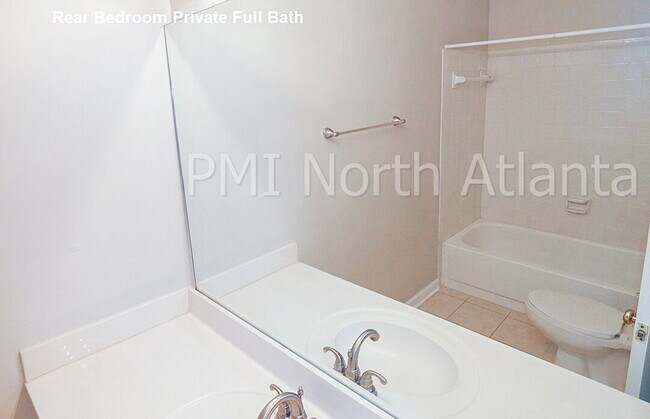 Building Photo - Now Available – Stunning 2-Bedroom Townhom...