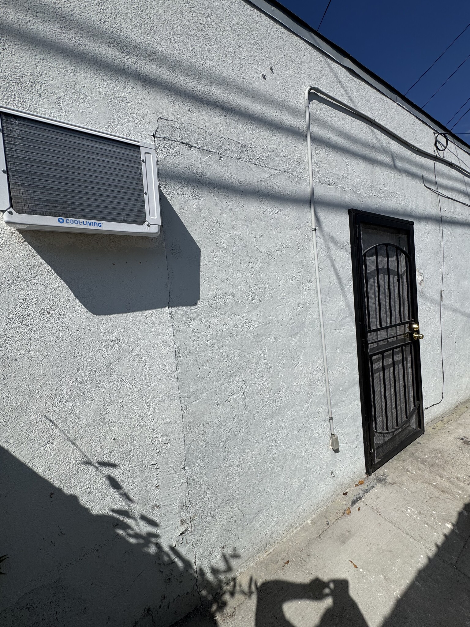 Building Photo - 6006 Makee Ave