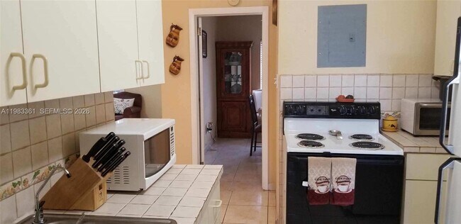 Building Photo - 2787 SW 34th Ct