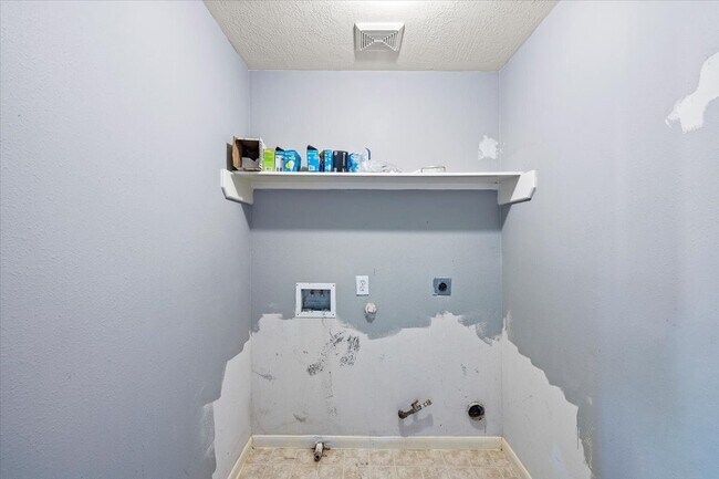 Building Photo - 158 Bristol Bend Ln