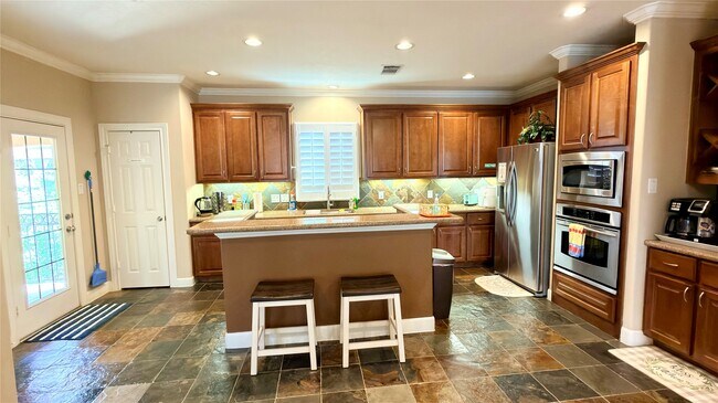 Building Photo - 1013 Gross St