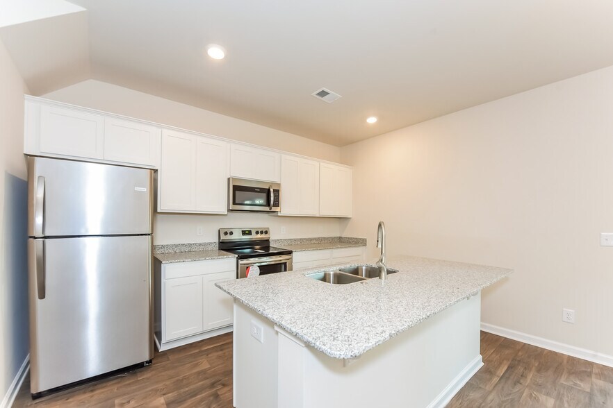 Building Photo - 308 High Grv Wy