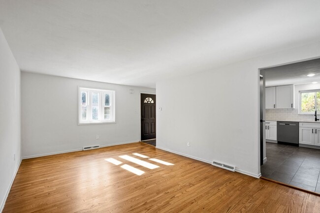 Building Photo - AVAILABLE NOW – Move In Today! NEWLY RENOV...