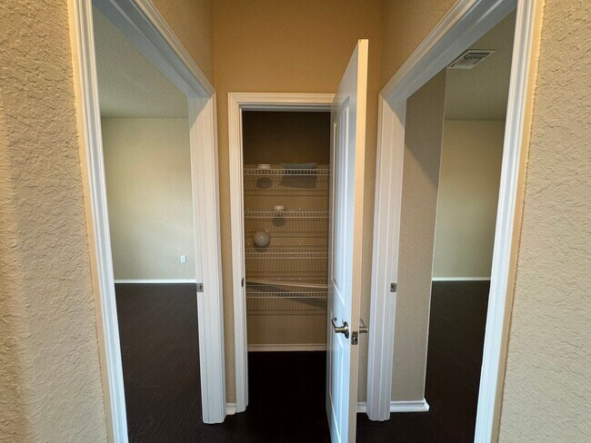 Building Photo - Move-In Special! Spacious 3BR Home with Large Private Yard in Mission Del Lago