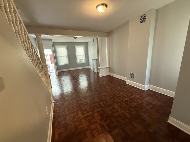 Building Photo - 1104 Baring St