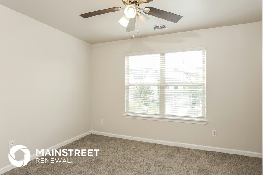 Building Photo - 264 Magnaview Dr
