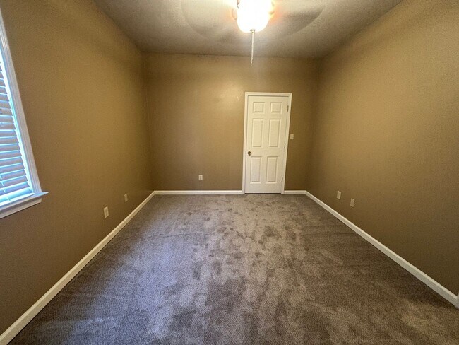 Building Photo - EXECUTIVE LIVING AT HARBOR TOWN