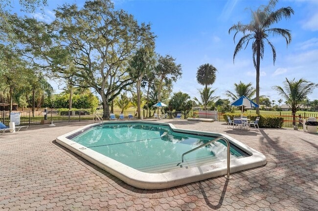 Building Photo - 3800 N Hills Dr