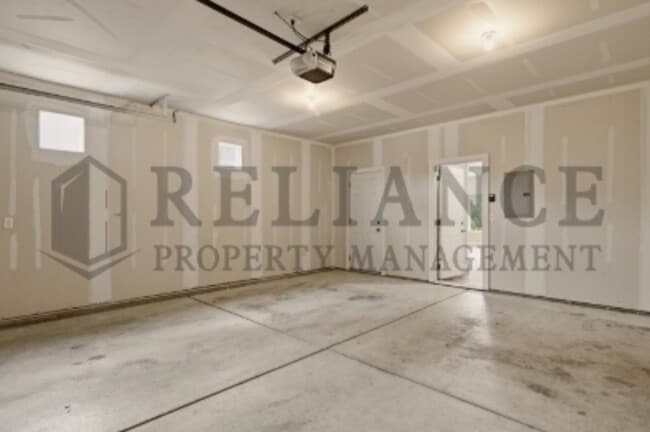 Building Photo - 4761 E 45th St N