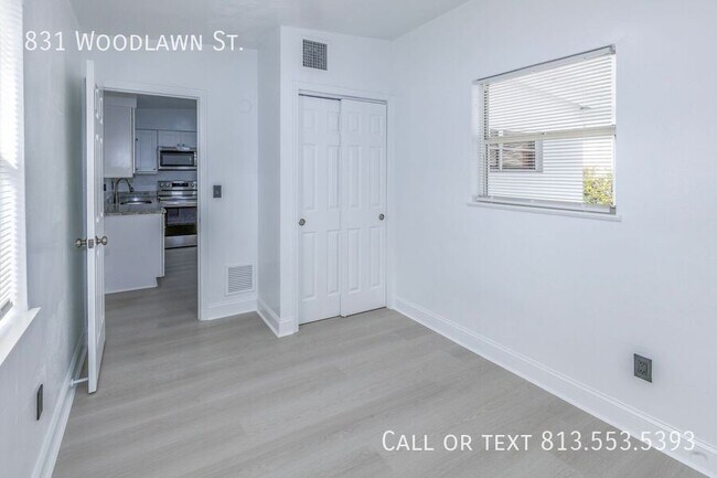 Building Photo - 831 Woodlawn St