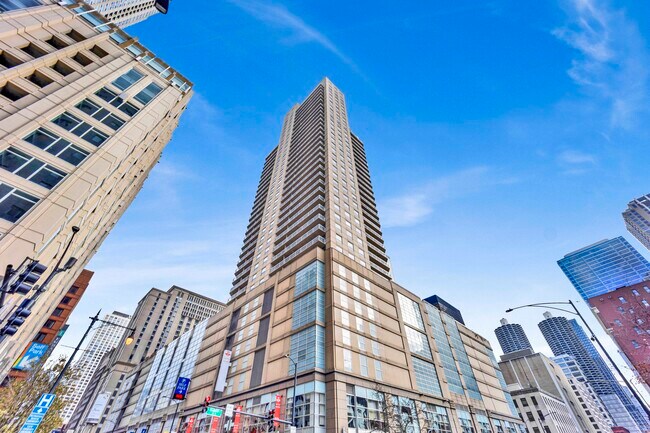 Building Photo - 545 N Dearborn St