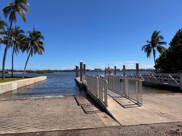Building Photo - 314 S Palmway