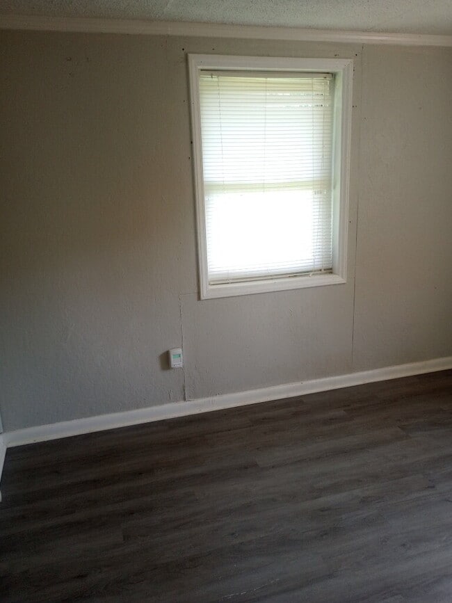 Building Photo - "Charming 2-Bedroom Home with Hardwood Elegance in Spartanburg!"