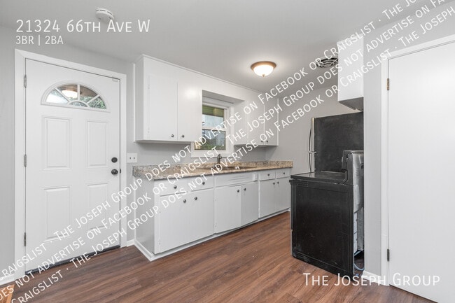 Building Photo - 21324 66th Ave W