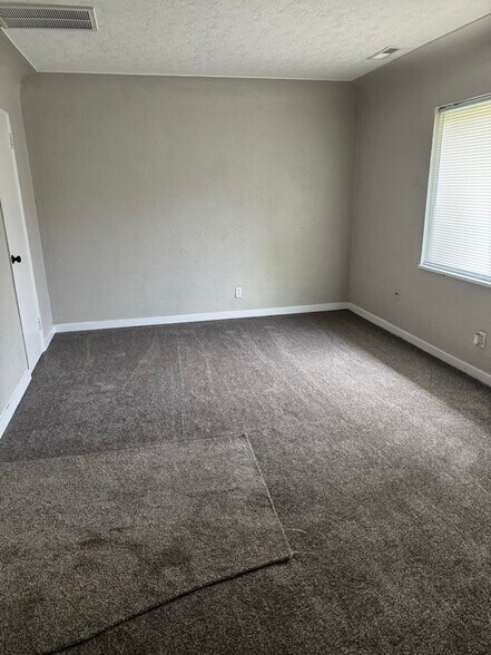 Building Photo - 1970 Parkhill Dr