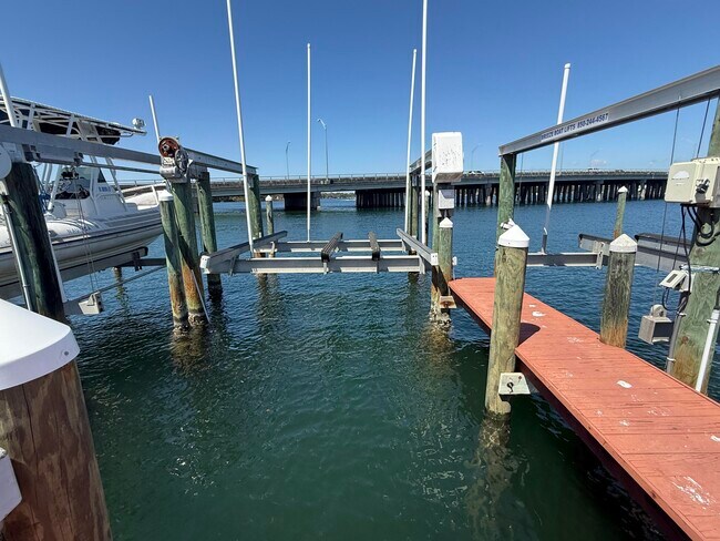 Building Photo - 5 Laguna St