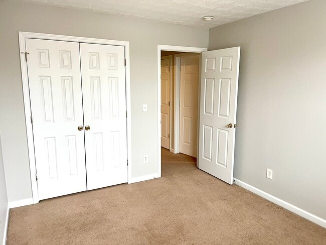 Building Photo - Welcome to this cozy and conveniently located 3-bedroom, 2.5-bathroom home in McDonough, GA.