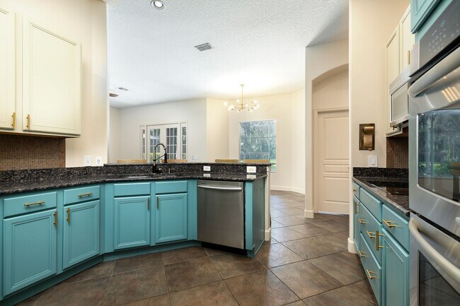 Building Photo - 3961 Knott Dr