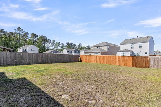 Building Photo - Beautiful 3 bedroom/3 bathroom two story home available in Cane Bay!
