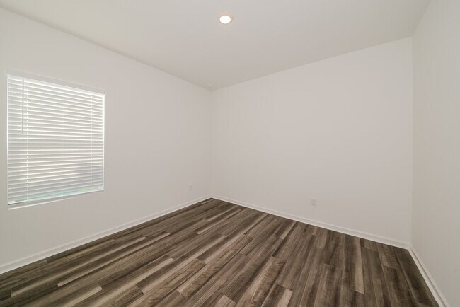 Building Photo - 996 Ocean Spray Dr