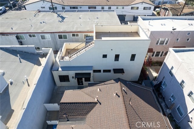 Building Photo - 2430 E 7th St