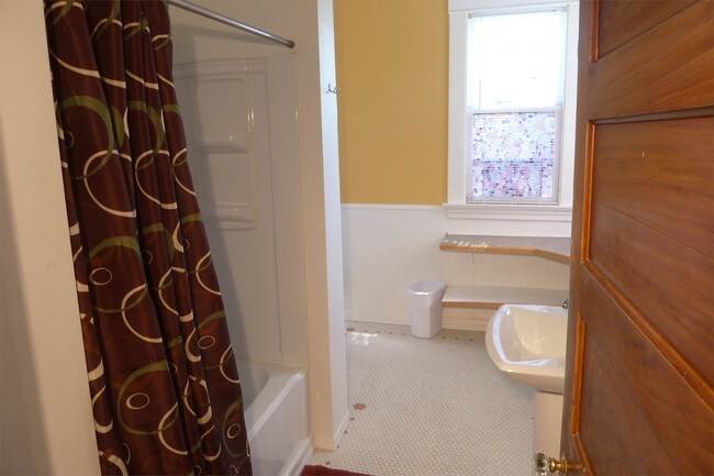 Building Photo - 2129 Rucker Ave