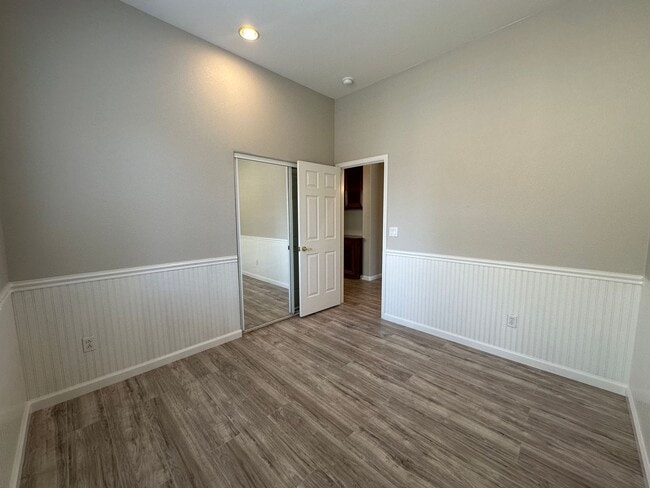 Building Photo - Cute single story home with 3 bedrooms, 2 ...