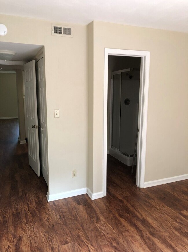 Building Photo - 1300 Stockley Gardens