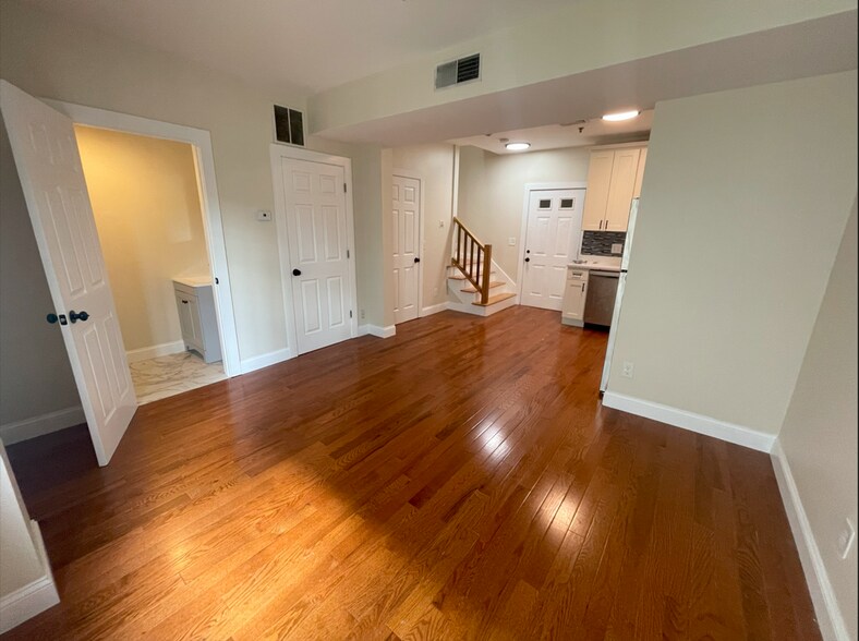 Building Photo - 211 Onset Ave