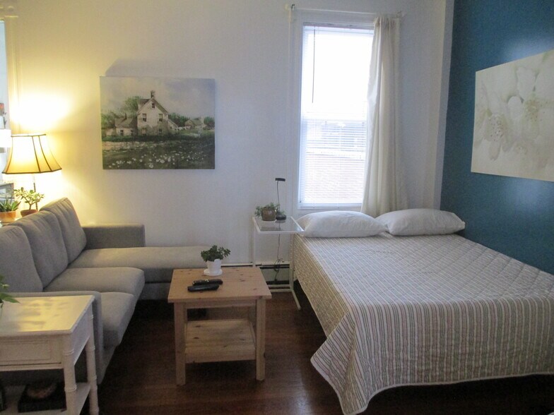 Building Photo - 855 Pavonia Ave