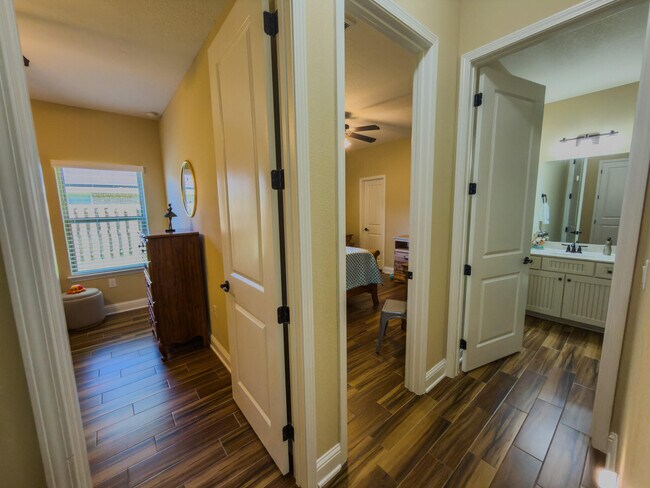 Building Photo - 2512 Cove Rd