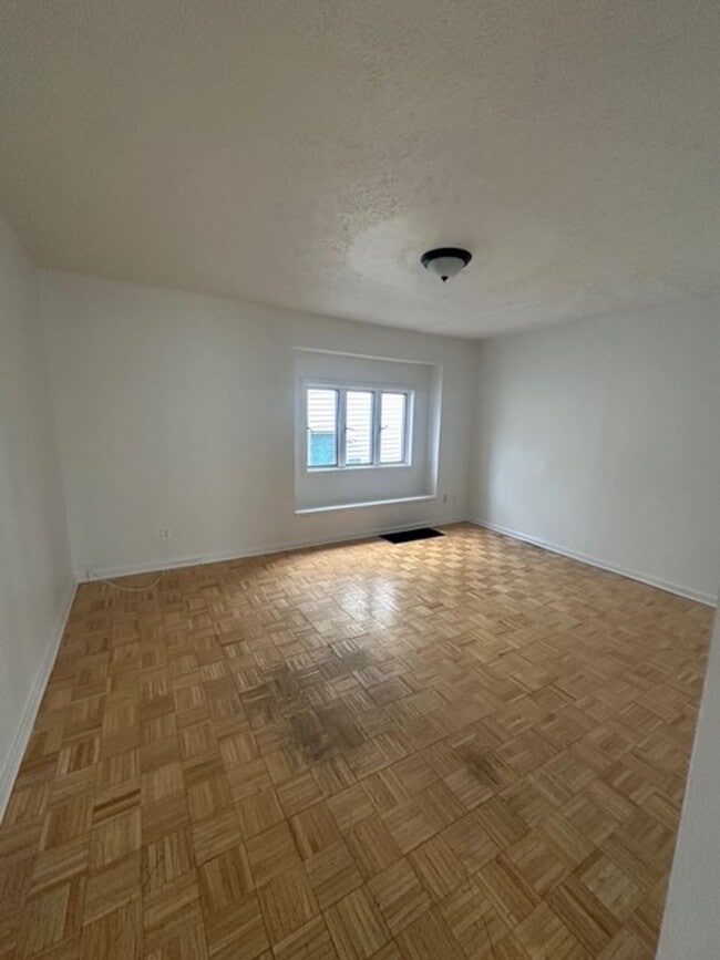 Building Photo - Charming 4-Bedroom Single-Family Rental in Rochester – Ready for Move In