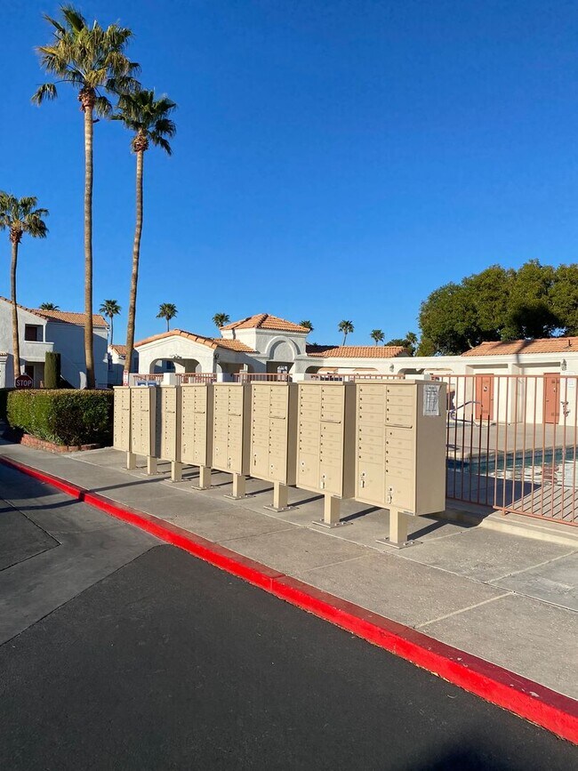 Building Photo - Americana Property Mgmt - Condo 2b - 2b in...