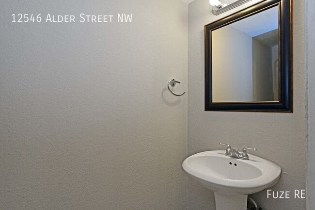 Building Photo - 12546 Alder St NW