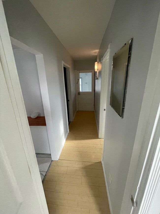 Building Photo - 120 lyndale ave