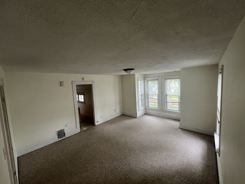 Building Photo - 1205 Mississippi St