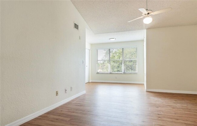 Building Photo - 417 Vista Isles Dr