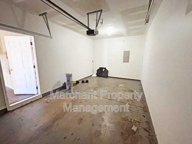 Building Photo - 301 Pampas Ct